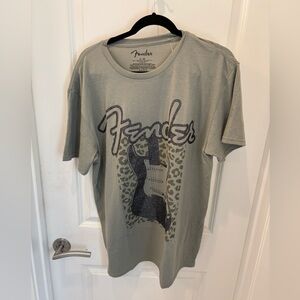 NWOT Fender Graphic T-Shirt -L